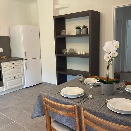 Apartmany Jevany Apartment
